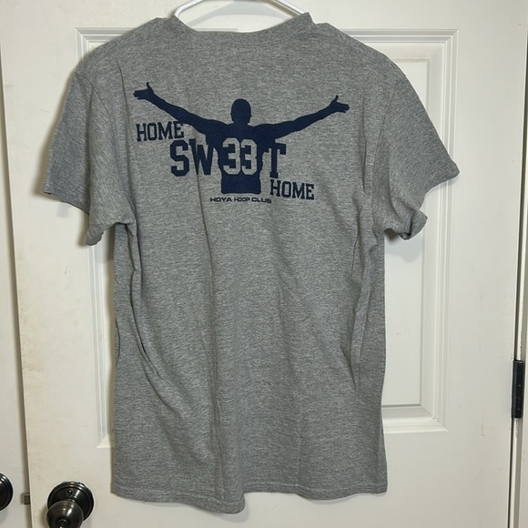 We are Georgetown crewneck T-shirt size medium cotton blend short sleeve - Picture 3 of 5